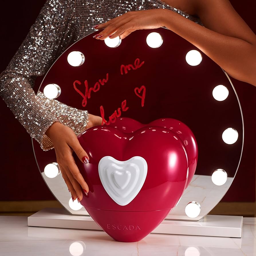 Escada Show Me Love Eau De Parfum Spray (100ml)